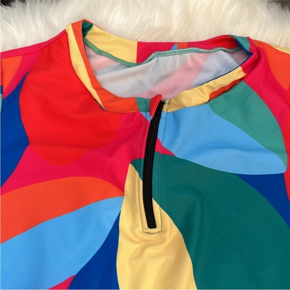 Women’s Abstract Tankini Swim Rashguard Top Multi Colors Sz MED NEW! - Picture 3 of 5